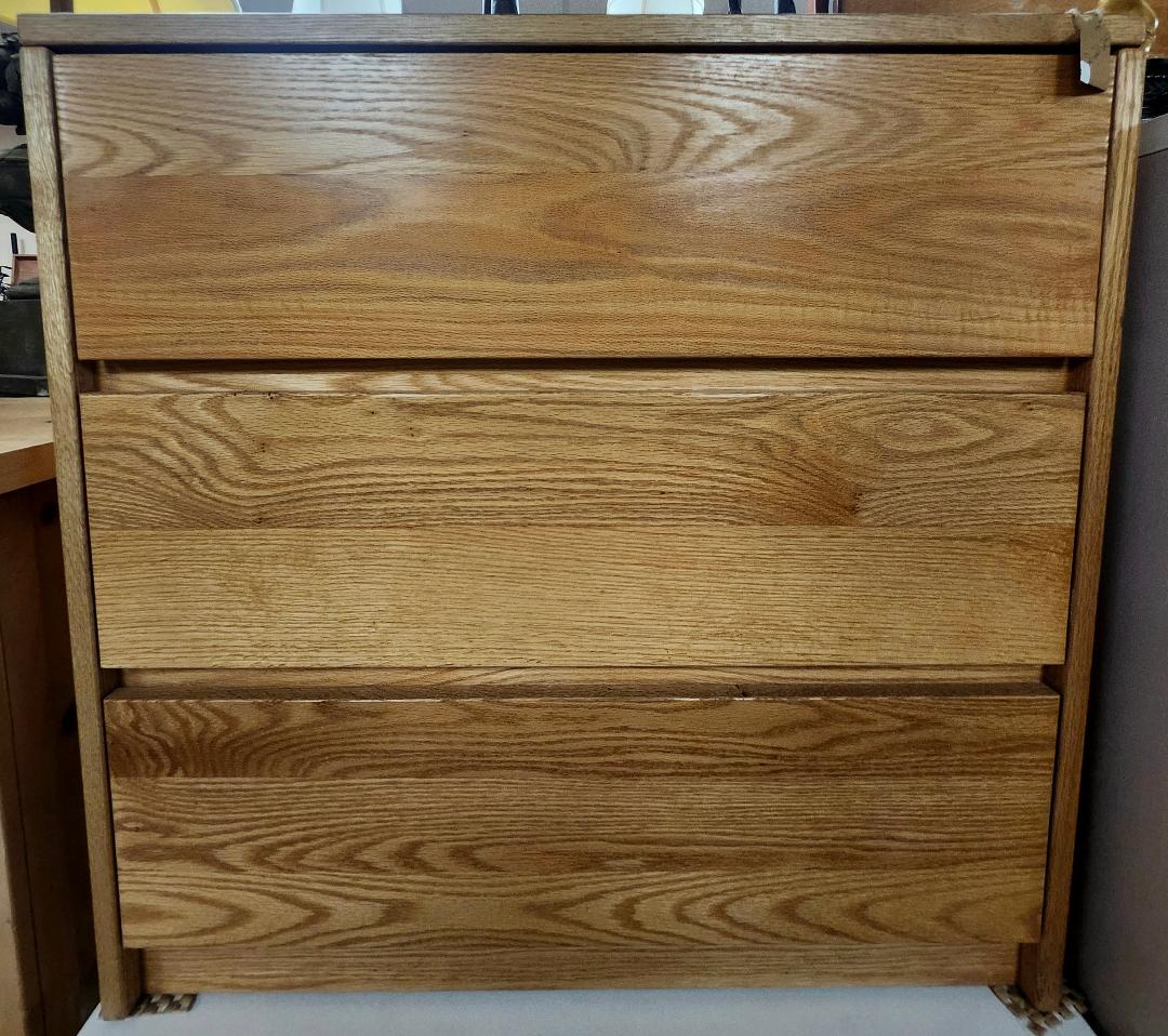 3-Drawer Small Dresser