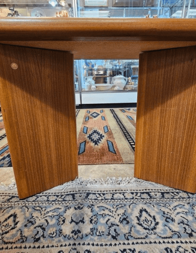Britt Sallingboe sofa table front with label
