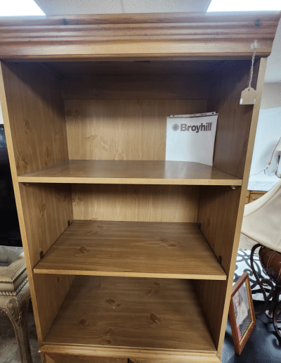 Lighted Broyhill Bookshelf