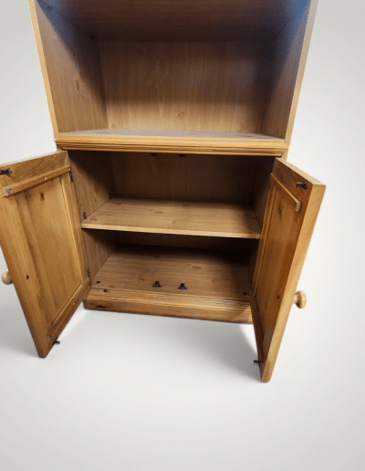 Lighted Broyhill Bookshelf